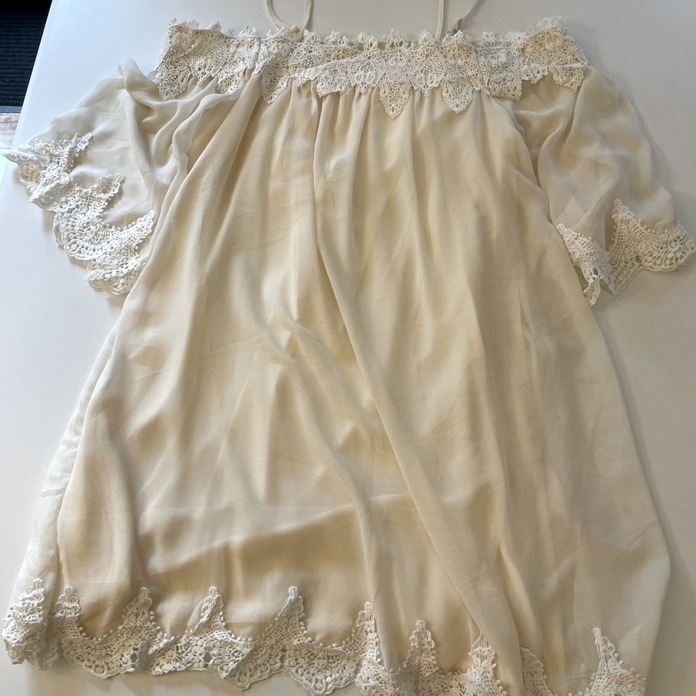 NWT off the shoulder flowy lace dress